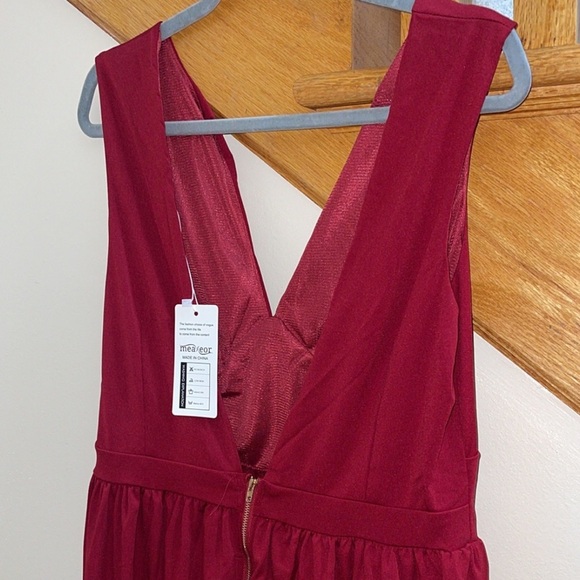Women’s Mini Red Dress Size Large Wavy V-Neck Open Back MEANEOR Dress - Picture 4 of 4
